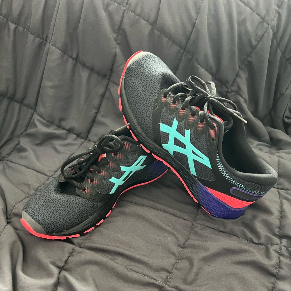 ASICS Road Hawk FF2